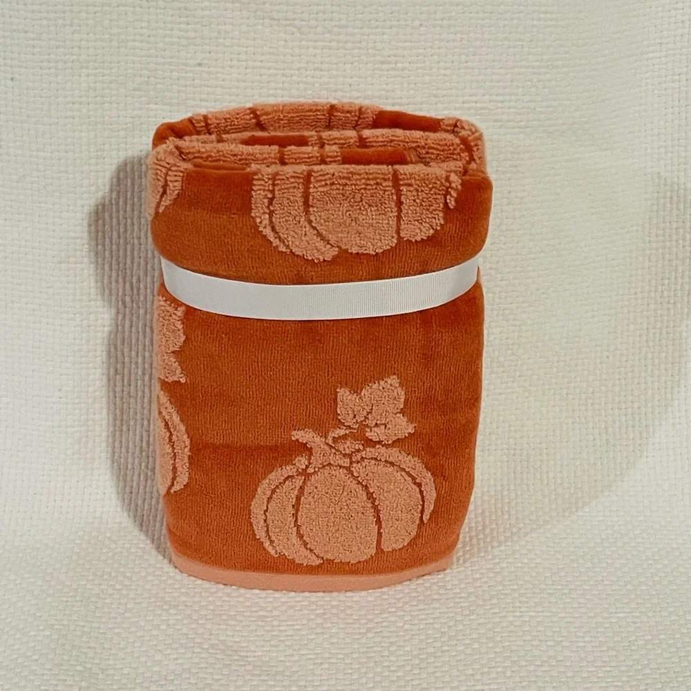 Caro Home Pumpkin Hand Towels - Orange (2-Pack)